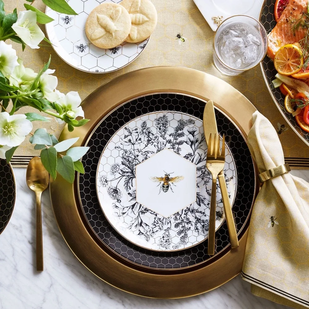 William Sonoma Elegant 18k Gold Accented Queen Bee Salad Plates - Set of Four 🐝